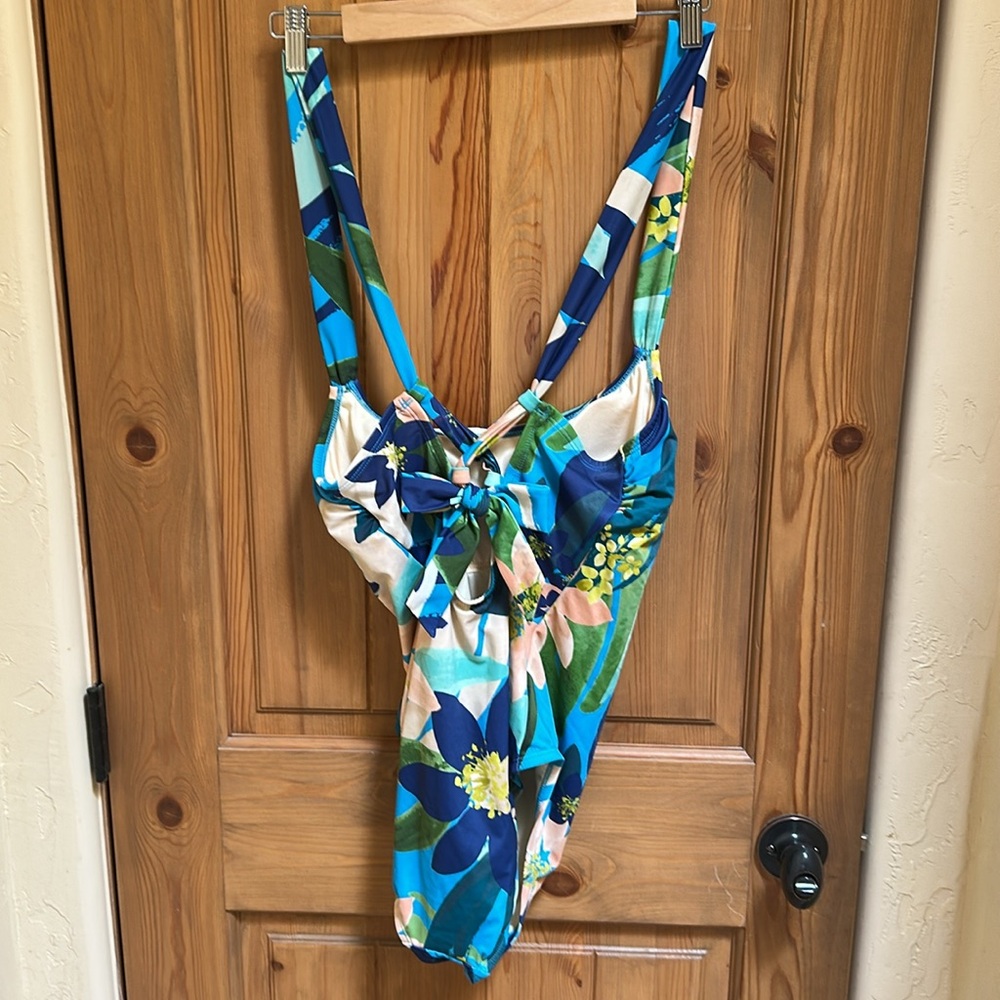 Floral One-Piece Miracle Swimsuit - Picture 5 of 8